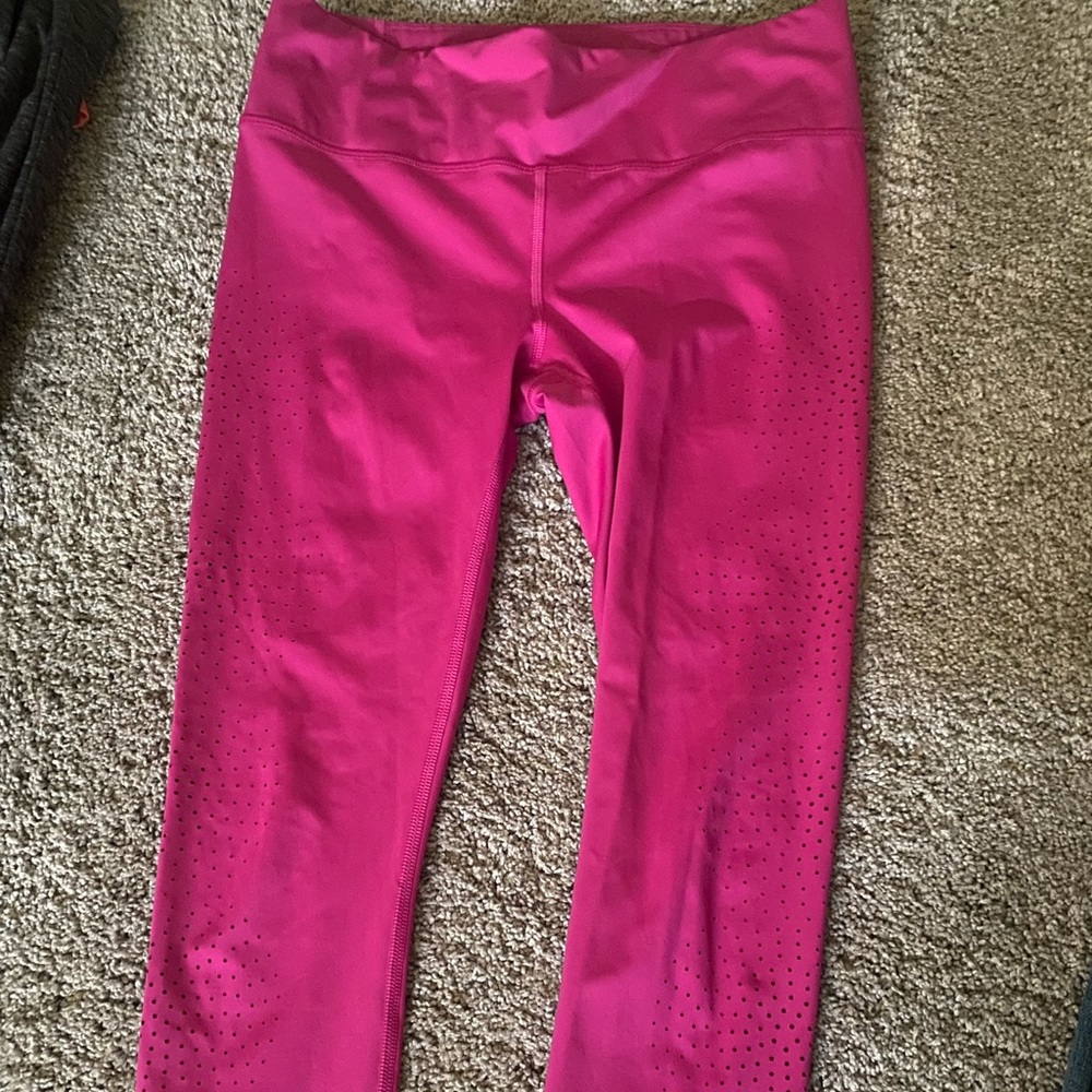 Athleta S ultimate cropped leggings